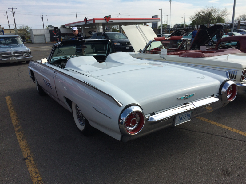 Illustration for article titled Some pics from a classic car meetup in south Etobicoke today...